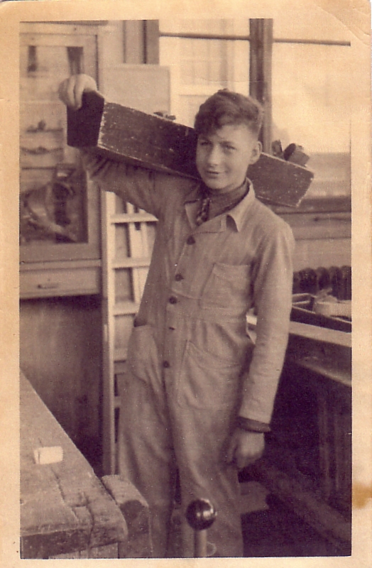 Klik voor foto in apart venster cornelis_van_den_broek_1935_ambachtschool.jpg