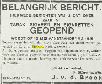 Klik voor foto in apart venster dirk_en_jan_van_den_broek_tabakzaak_sc_mei_1931.jpg