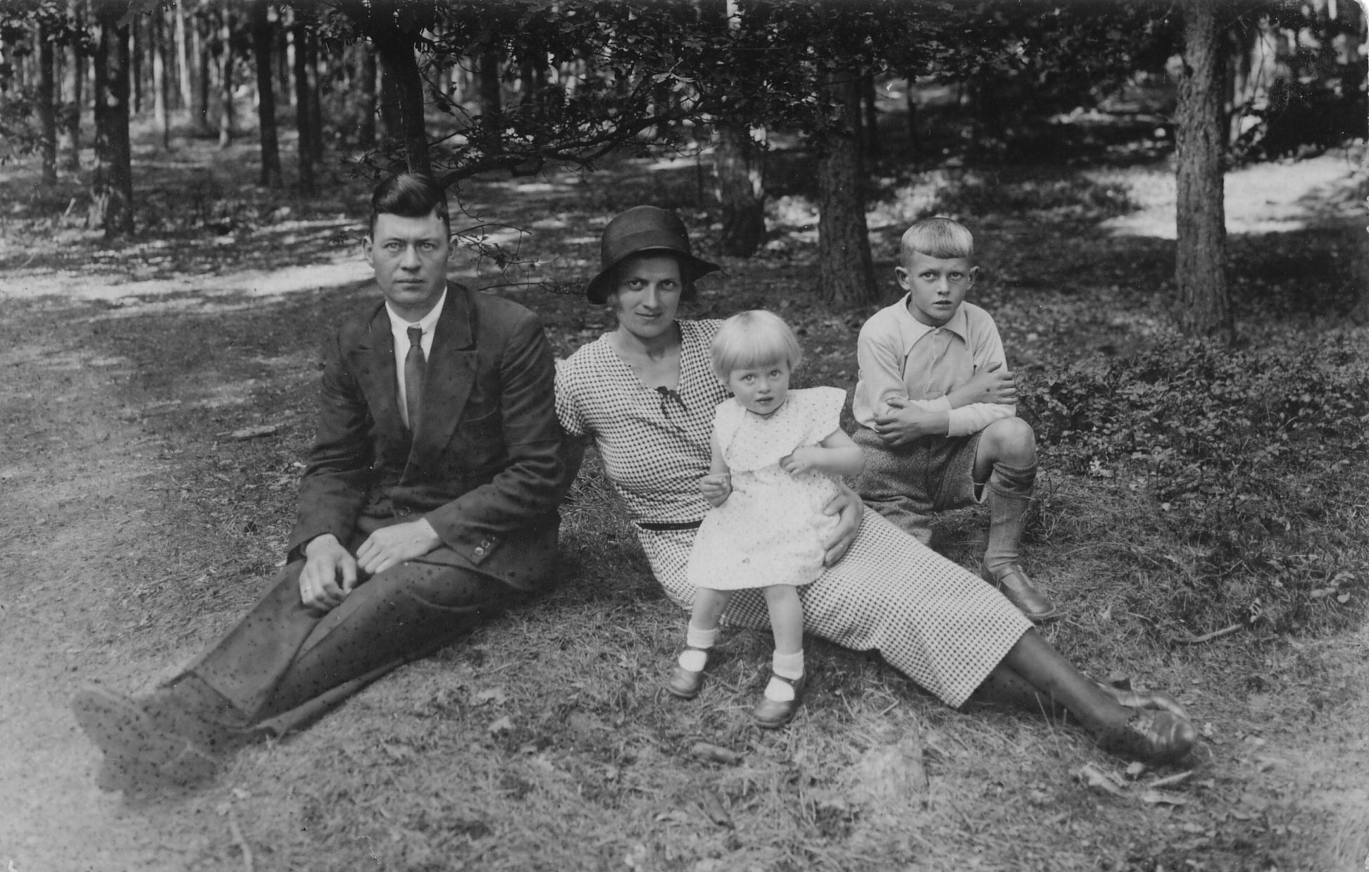 Klik voor foto in apart venster gerrit_van_den_broek_1908.jpg