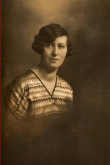 Klik voor foto in apart venster johanna_van_den_broek_11_nov_1908_soest_2.jpg